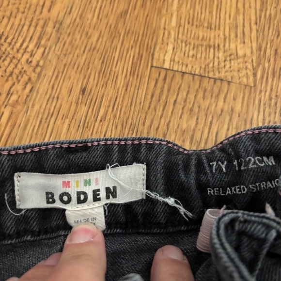 Embroidered Mini Boden Jeans - Picture 3 of 3